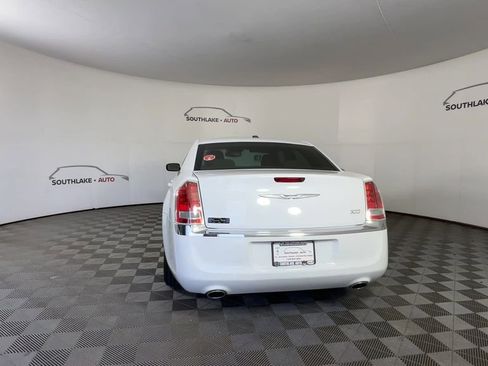 Used 2013 Chrysler 300 RWD image 7