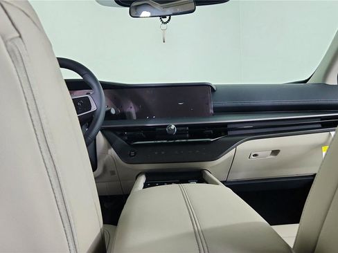 Used 2025 Nissan Murano SV image 19