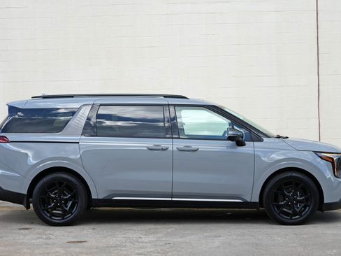 Used 2025 Kia Carnival SX Prestige FWD image 60