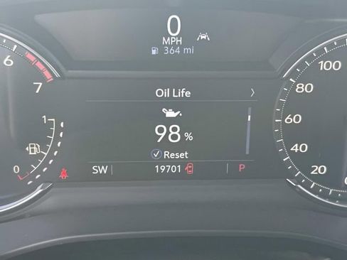 Certified 2025 Cadillac XT6 Luxury image 28