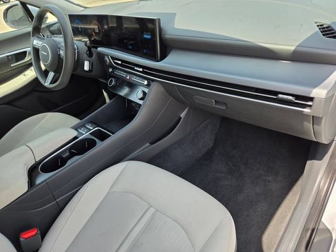 Used 2025 Hyundai Sonata SEL FWD image 31