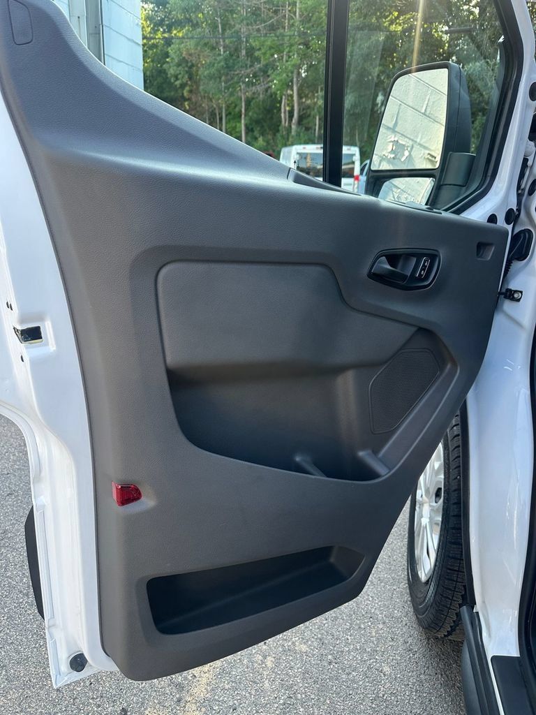 Used 2024 Ford E-Transit Low Roof RWD image 8