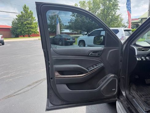 Used 2015 Chevrolet Suburban LT AWD/4WD image 9