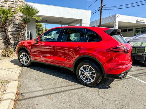 Used 2016 Porsche Cayenne AWD/4WD image 4
