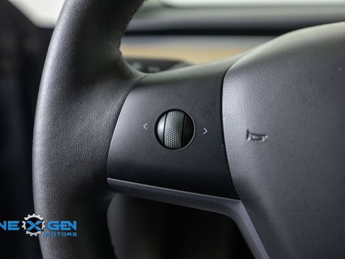 Used 2024 Tesla Model Y Long Range AWD/4WD image 13