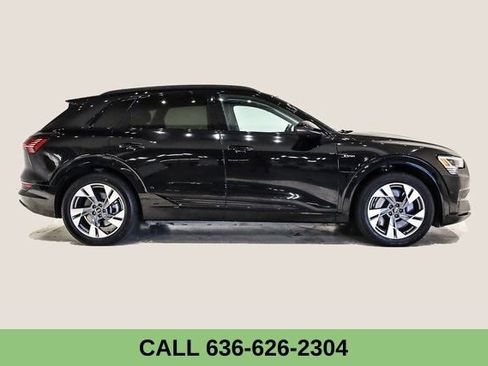 Used 2021 Audi e-tron Premium w/ Convenience Plus Package image 4