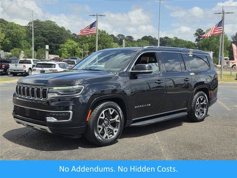 Used 2024 Jeep Wagoneer L Series III w/ Flexible Seating Group AWD/4WD image 1