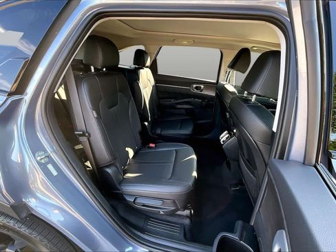 Used 2024 Kia Sorento SX AWD/4WD image 19