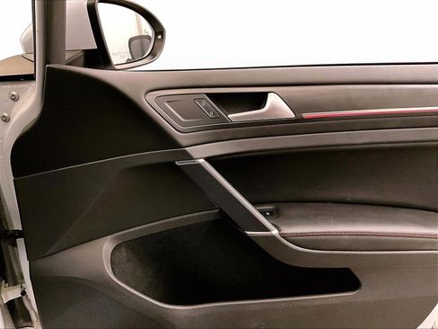 Used 2019 Volkswagen GTI SE image 24