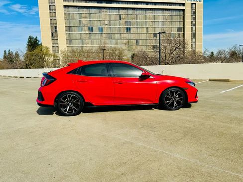 Used 2018 Honda Civic Sport image 38