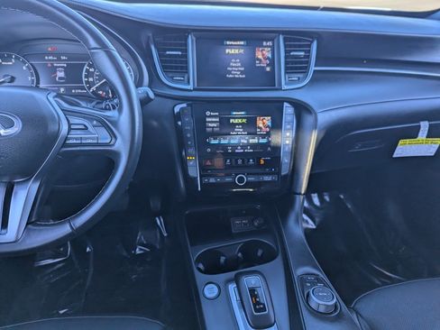 Certified 2025 INFINITI QX55 Luxe w/ Accent Package image 18