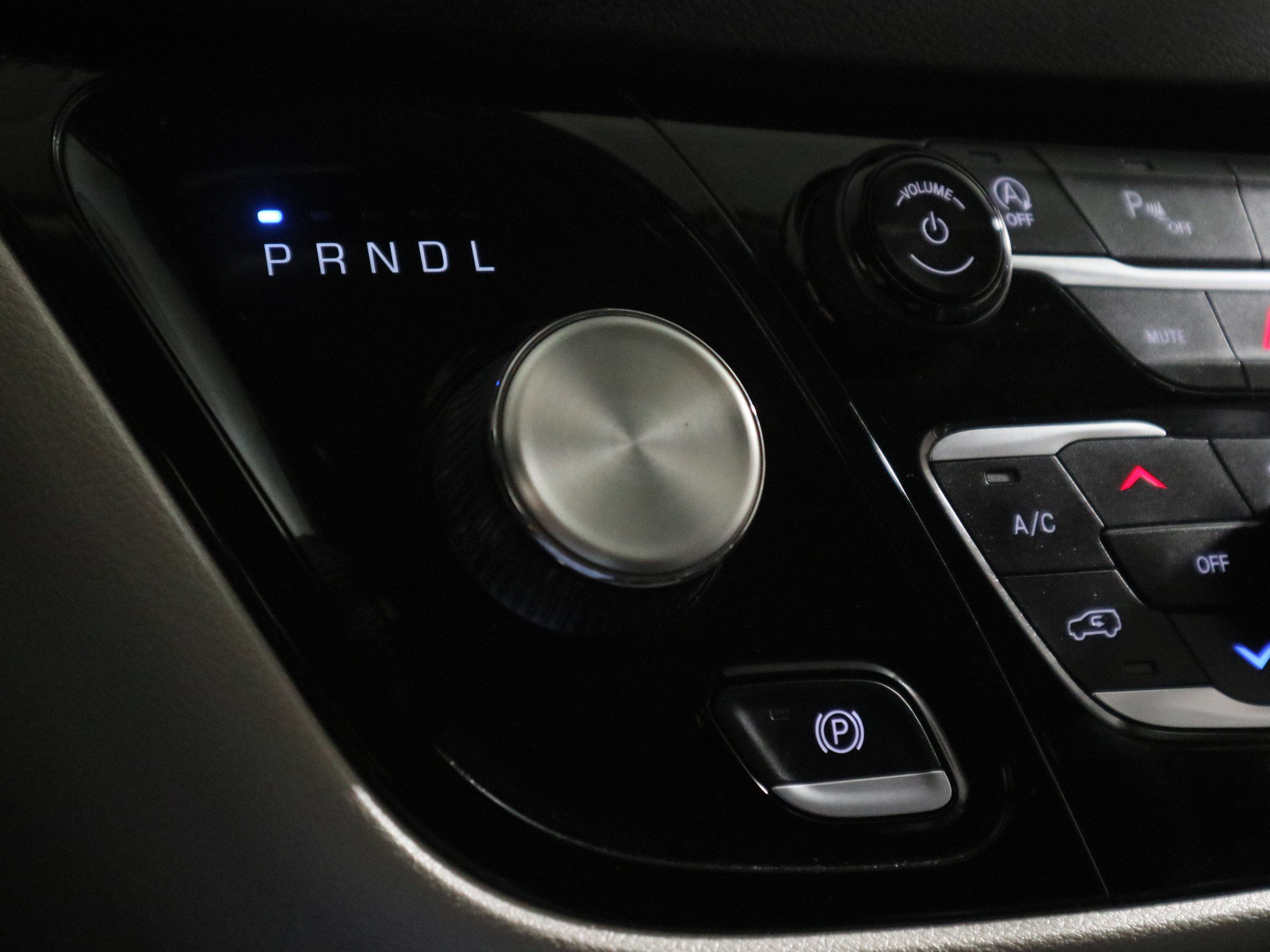 Used 2024 Chrysler Pacifica Touring-L FWD image 28