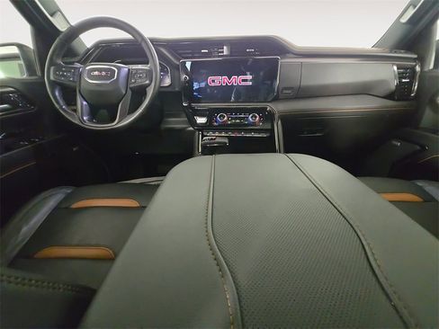 Used 2024 GMC Sierra 1500 AT4 w/ Technology Package image 10