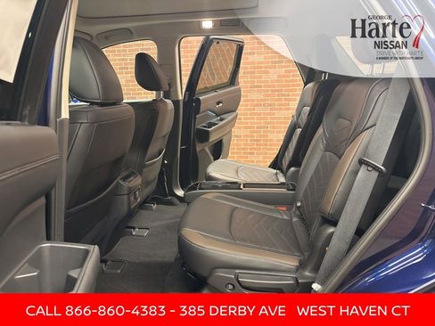 Certified 2022 Nissan Pathfinder Platinum w/ Cargo Package image 21