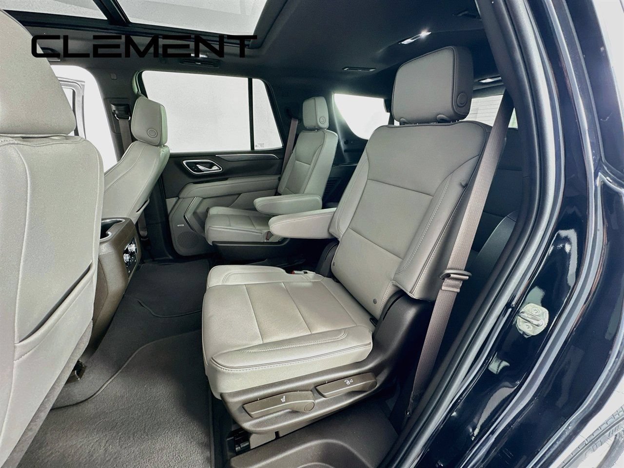 Used 2023 GMC Yukon SLT w/ SLT Premium Package AWD/4WD image 33