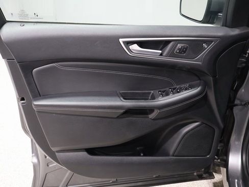 Used 2024 Ford Edge Titanium image 13