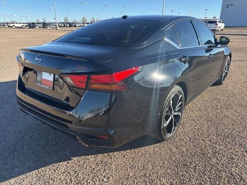 Used 2024 Nissan Altima 2.5 SR w/ SR Premium Package image 7