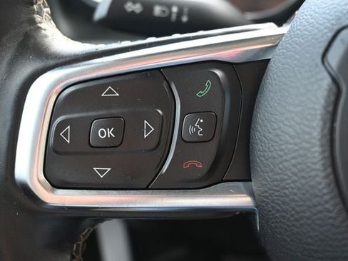 Used 2019 Jeep Wrangler Unlimited Sahara AWD/4WD image 38