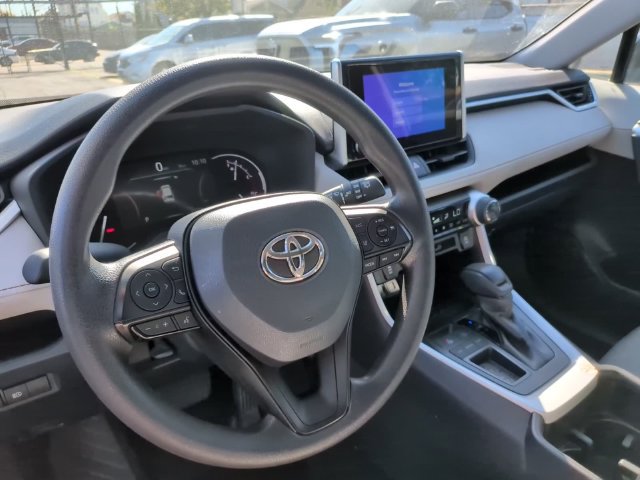 Certified 2025 Toyota RAV4 XLE FWD image 24