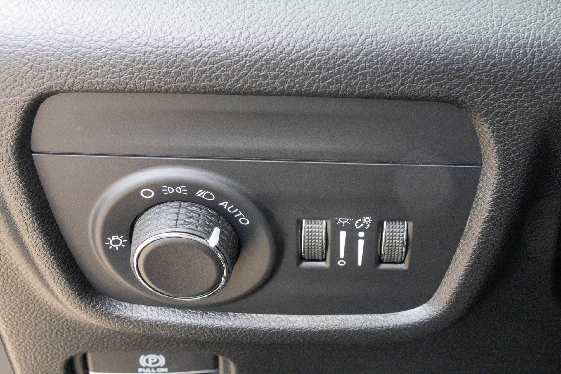 New 2027 Jeep Grand Cherokee Altitude AWD/4WD image 32