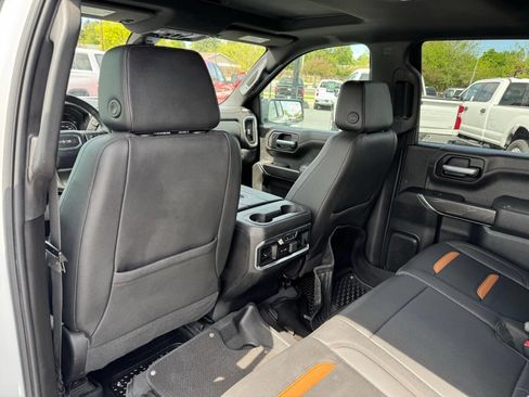 Used 2021 GMC Sierra 1500 AT4 w/ AT4 Premium Package AWD/4WD image 17