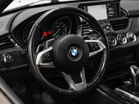 Used 2016 BMW Z4 sDrive28i w/ Technology Package RWD image 17