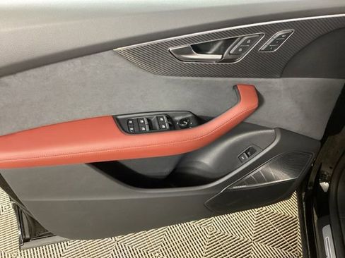 New 2026 Audi SQ8 Prestige image 16