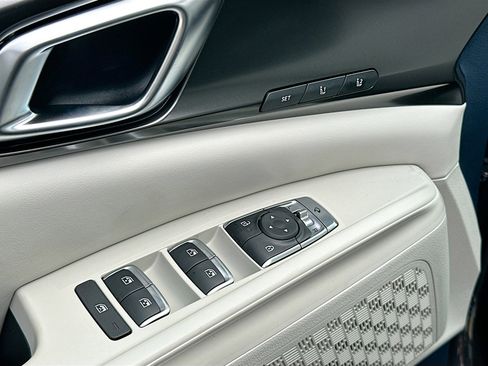 New 2025 Kia Carnival SX image 6