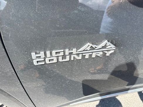Used 2023 Chevrolet Traverse High Country AWD/4WD image 7