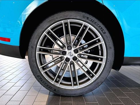 Used 2023 Porsche Macan AWD/4WD image 14