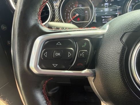 Used 2021 Jeep Gladiator Rubicon AWD/4WD image 39
