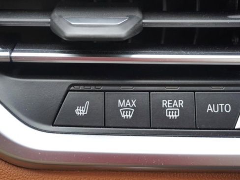 Used 2022 BMW 330i xDrive Sedan w/ Driving Assistance Package image 33