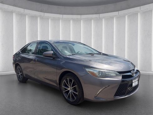 Used 2015 Toyota Camry XSE w/ Moonroof Package FWD image 6