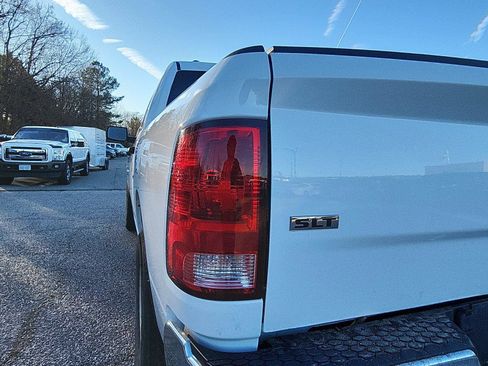 Used 2022 RAM 1500 Classic SLT image 10