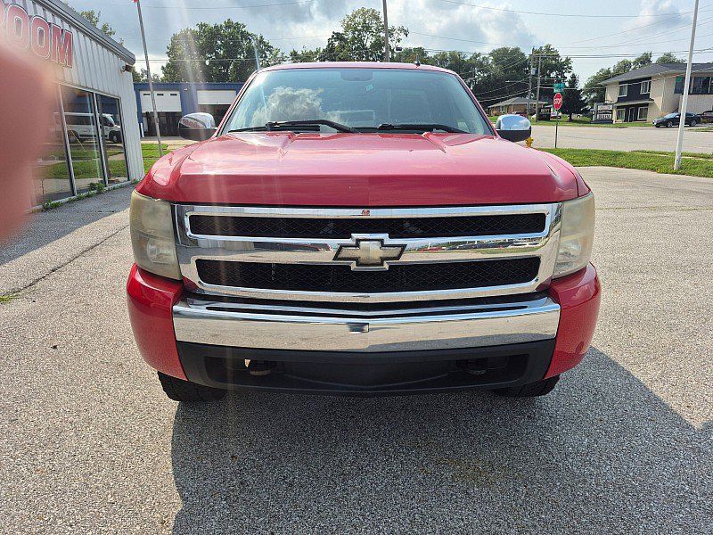 Used 2007 Chevrolet Silverado 1500 W/T w/ Towing Package AWD/4WD image 8