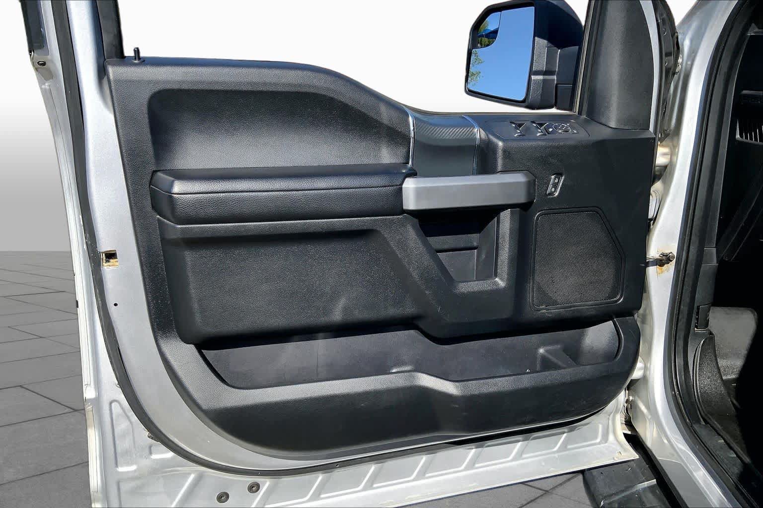 Used 2018 Ford F150 XLT w/ Equipment Group 301A Mid AWD/4WD image 22