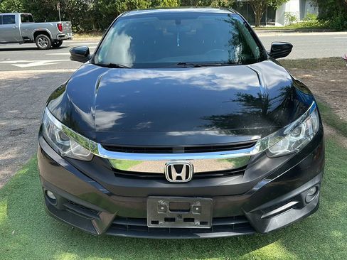 Used 2018 Honda Civic EX-T image 2