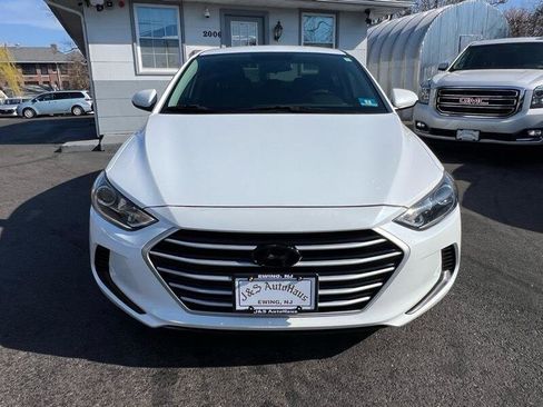 Used 2018 Hyundai Elantra SEL image 2