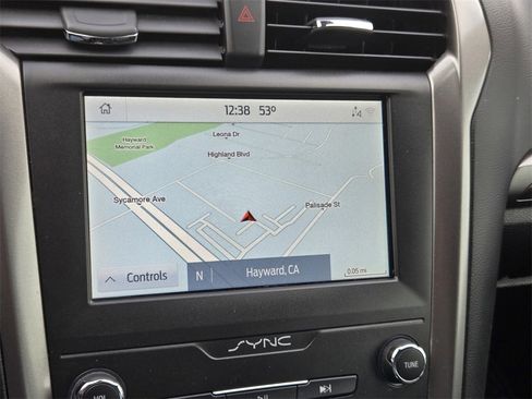 Used 2020 Ford Fusion SEL image 15