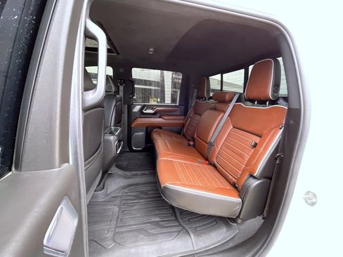 Certified 2024 GMC Sierra 3500 Denali Ultimate AWD/4WD image 19