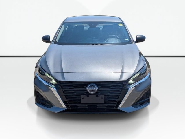 Used 2024 Nissan Altima 2.5 SV FWD image 2