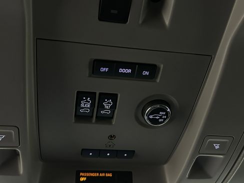 Used 2016 Cadillac Escalade Luxury image 24