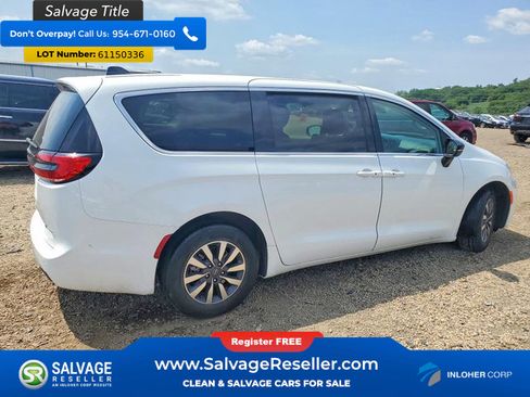 Used 2024 Chrysler Pacifica Limited FWD image 4