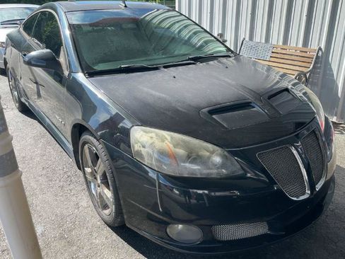 Used 2008 Pontiac G6 GXP w/ Sun And Sound Package FWD image 2