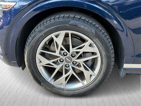 Used 2022 Genesis GV70 2.5T w/ Select Package image 5