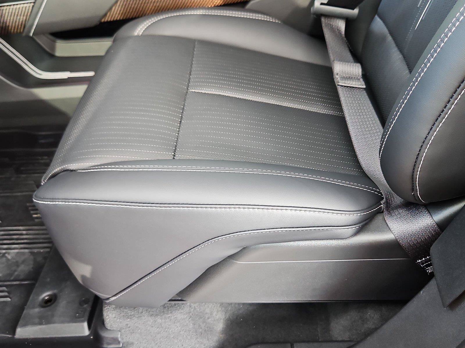 Used 2026 Cadillac Vistiq Sport w/ LPO, Floor Liner Package AWD/4WD image 26