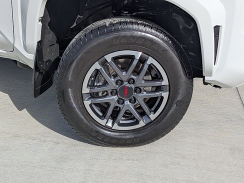 Used 2024 Toyota Tacoma TRD Sport image 10