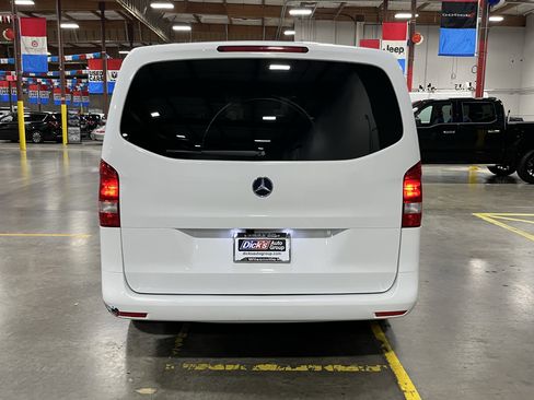 Used 2023 Mercedes-Benz Metris Passenger image 4