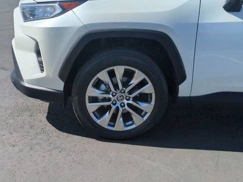 Used 2021 Toyota RAV4 XLE Premium image 10