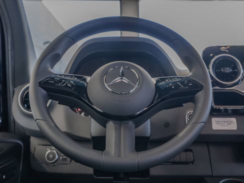 New 2026 Mercedes-Benz Sprinter 2500 image 9